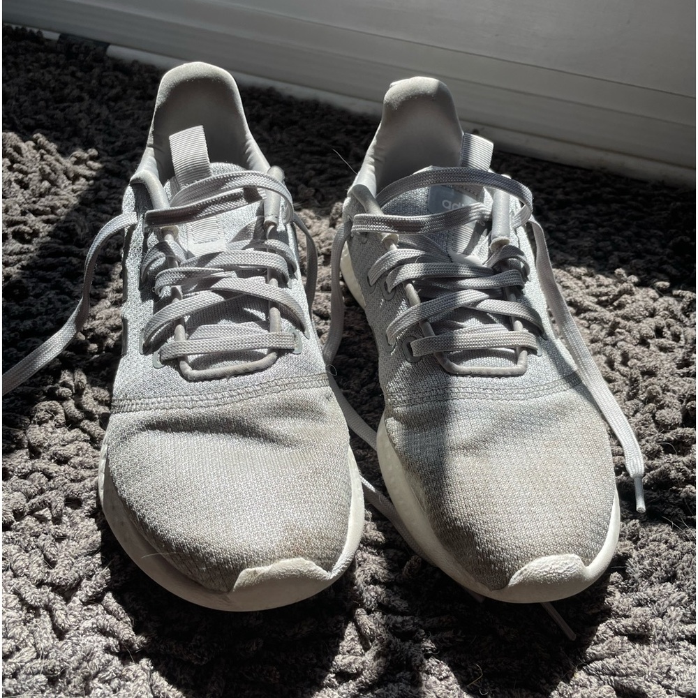 Adidas Women’s Tennis shoes size 8 1/2.
